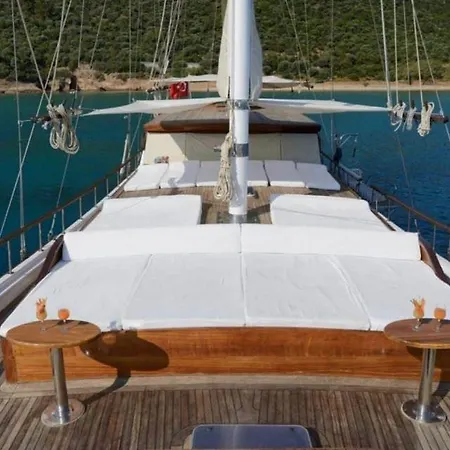 Hotel en barco Arielle 1 - Lueks Tekne *